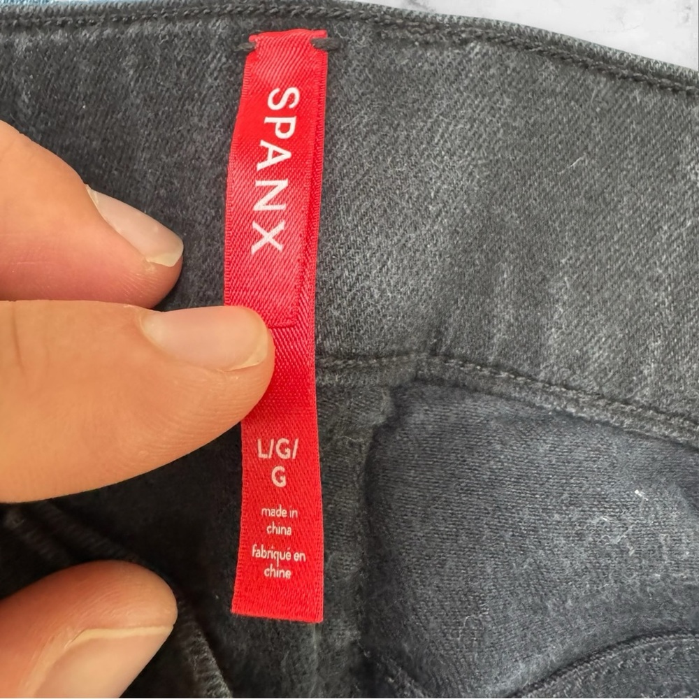 Spanx Straight Leg Jeans Vintage Black‎ Women’s Size Large - Picture 11 of 12